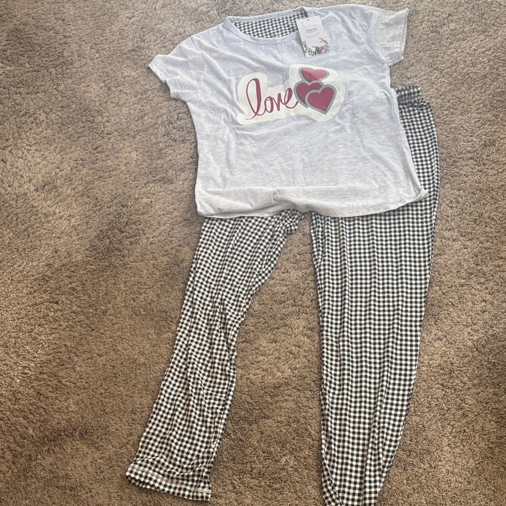 Women's Love Print Pajama Set - White and Black